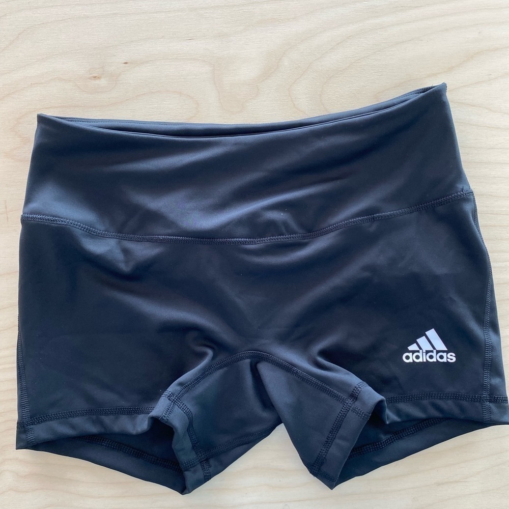 Adidas Aero Ready Shorts size medium (FO)
